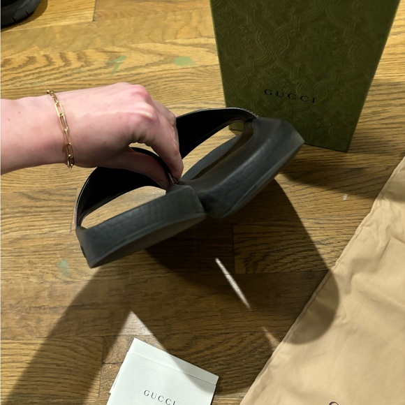 Excellent Condition Authentic Gucci Bloom Slides! 🌸 - Picture 6 of 9